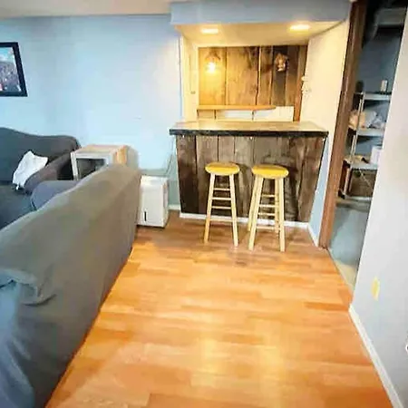 Adorable&Cozy Suburban Home Mins From Dwtn/Airport
